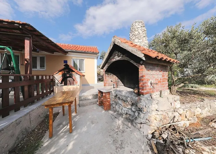 House Tony بيت للعطل