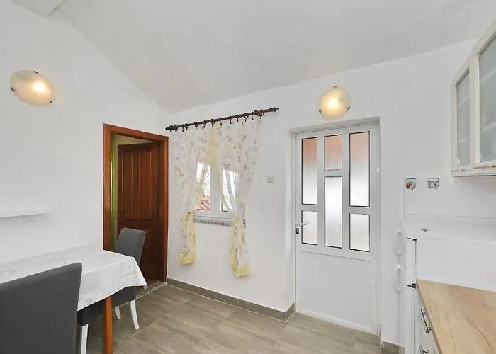 House Tony بيت للعطل *